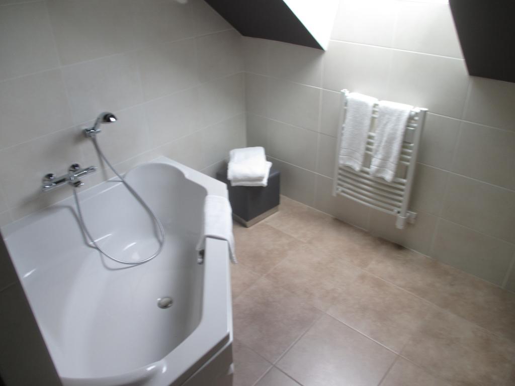 Hotel Le Saint Martin Sablé-sur-Sarthe Εξωτερικό φωτογραφία